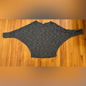 White Birch Size Small light sweater in black/white/grey speckled